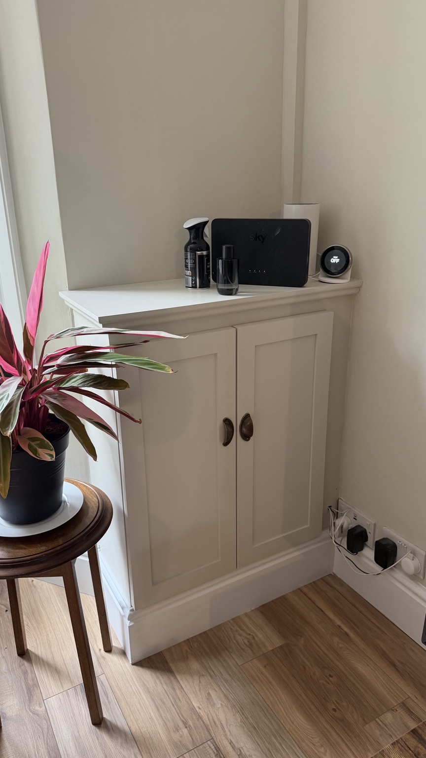 Made-to-measure shaker cabinet fitted into a hallway alcove